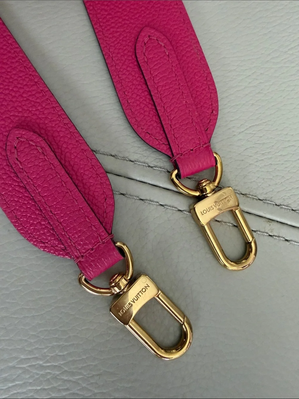 Louis Vuitton Convertible Bag Strap in Hot Pink and Monogram Canvas - Picture 4 of 7